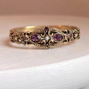 Vintage AVON 1974 Queensbury Bracelet Bangle.